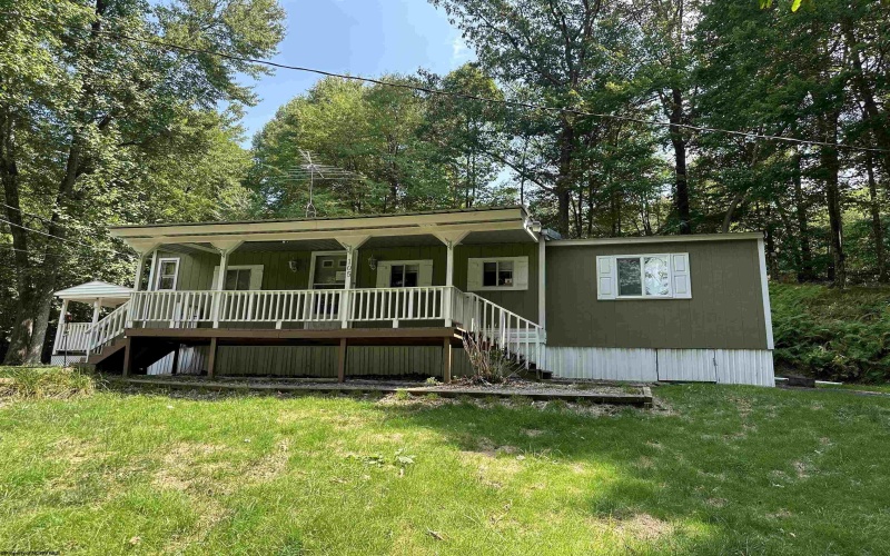 105 Summertime Drive, Montrose, West Virginia 26283, 1 Bedroom Bedrooms, 3 Rooms Rooms,1 BathroomBathrooms,Single Family Detached,For Sale,Summertime,10156206