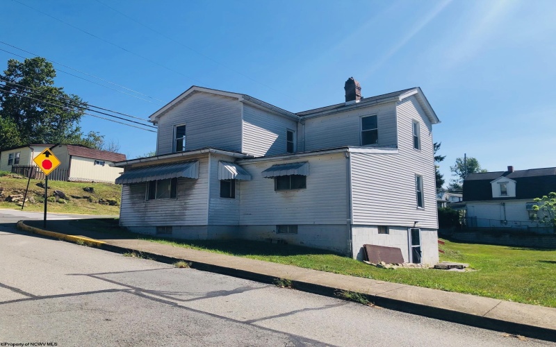 1240 Sabraton Avenue, Morgantown, West Virginia 26508, 3 Bedrooms Bedrooms, 6 Rooms Rooms,2 BathroomsBathrooms,Single Family Detached,For Sale,Sabraton,10156234