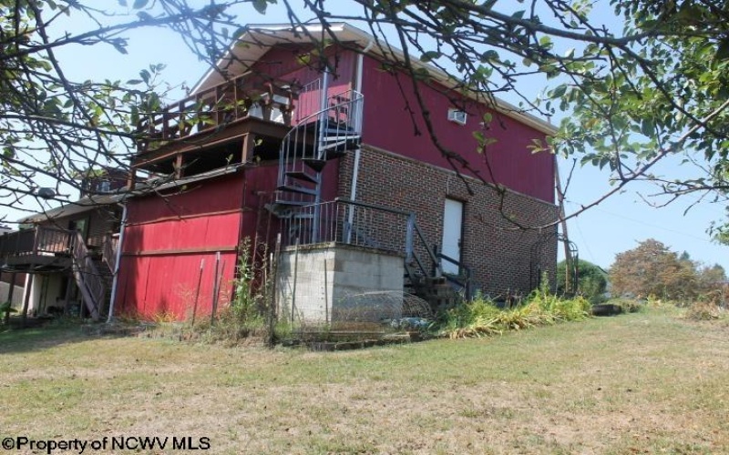 413 Green Acres Circle, Spencer, West Virginia 25276, 4 Bedrooms Bedrooms, 11 Rooms Rooms,3 BathroomsBathrooms,Single Family Detached,For Sale,Green Acres,10156256