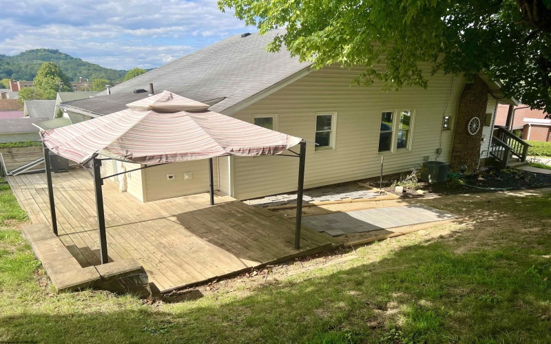 715 Washington Street, Barrackville, West Virginia 26559, 3 Bedrooms Bedrooms, 6 Rooms Rooms,1 BathroomBathrooms,Single Family Detached,For Sale,Washington,10156262