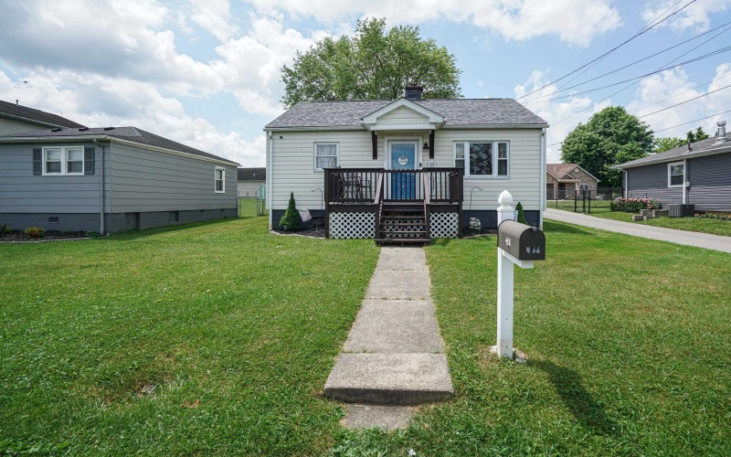 607 Lawman Avenue, Bridgeport, West Virginia 26330, 3 Bedrooms Bedrooms, 6 Rooms Rooms,1 BathroomBathrooms,Single Family Detached,For Sale,Lawman,10154560