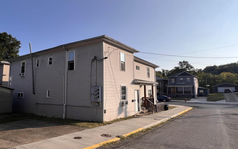 240 MAPLE Avenue, Grafton, West Virginia 26354, ,Multi-unit/income,For Sale,MAPLE,10156292