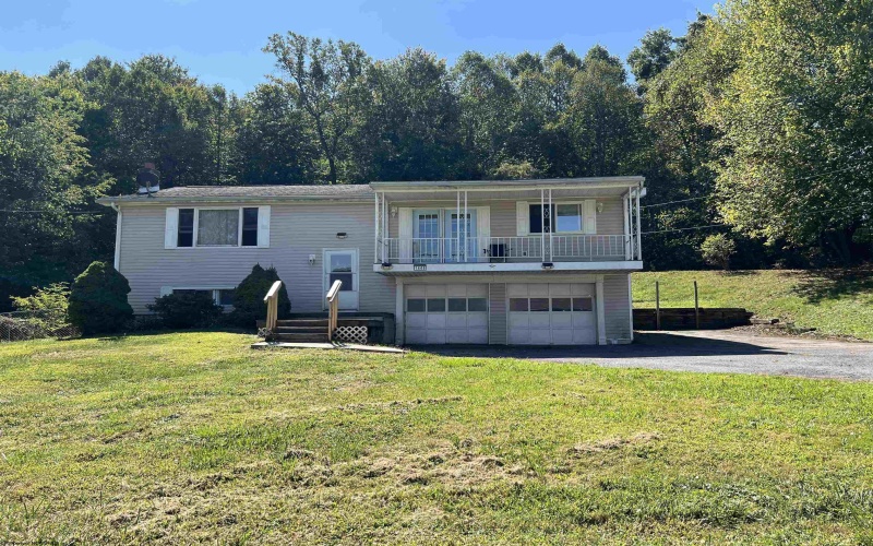 1446 Brookhaven Road, Morgantown, West Virginia 26508, 3 Bedrooms Bedrooms, 6 Rooms Rooms,1 BathroomBathrooms,Single Family Detached,For Sale,Brookhaven,10156356