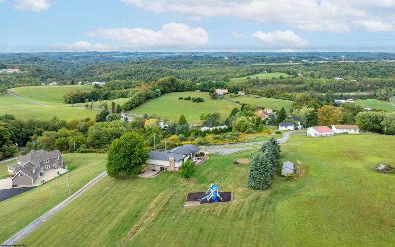 27 Vecchio Lane, Morgantown, West Virginia 26508, 3 Bedrooms Bedrooms, 9 Rooms Rooms,3 BathroomsBathrooms,Single Family Detached,For Sale,Vecchio,10156563