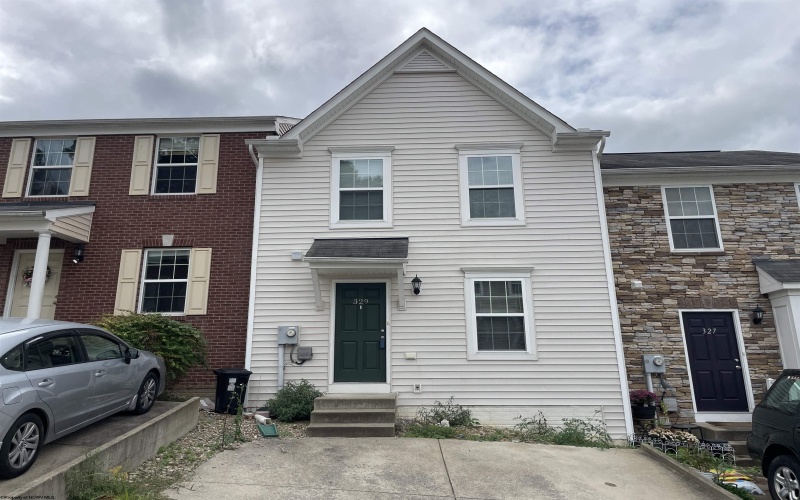 329 Falcon Run, Morgantown, West Virginia 26508, 3 Bedrooms Bedrooms, 5 Rooms Rooms,3 BathroomsBathrooms,Residential Rentals,For Rent,Falcon,10156575