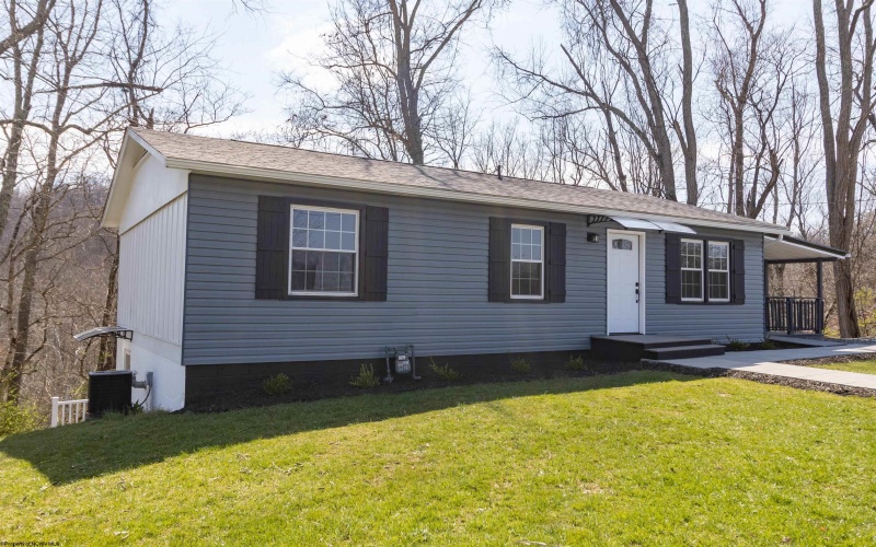 208 Stone Street, Bridgeport, West Virginia 26330, 4 Bedrooms Bedrooms, 8 Rooms Rooms,2 BathroomsBathrooms,Single Family Detached,For Sale,Stone,10153439