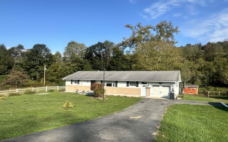 334 George Washington Highway, Grafton, West Virginia 26354, 2 Bedrooms Bedrooms, 5 Rooms Rooms,1 BathroomBathrooms,Single Family Detached,For Sale,George Washington,10156659