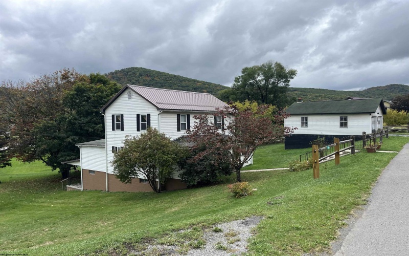 5652 Staunton Parkersburg Turnpike, Bartow, West Virginia 24920, 3 Bedrooms Bedrooms, 7 Rooms Rooms,1 BathroomBathrooms,Single Family Detached,For Sale,Staunton Parkersburg,10156662