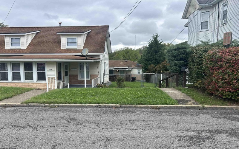 720 Mulberry Avenue, Clarksburg, West Virginia 26301, 2 Bedrooms Bedrooms, 8 Rooms Rooms,2 BathroomsBathrooms,Single Family Detached,For Sale,Mulberry,10156678