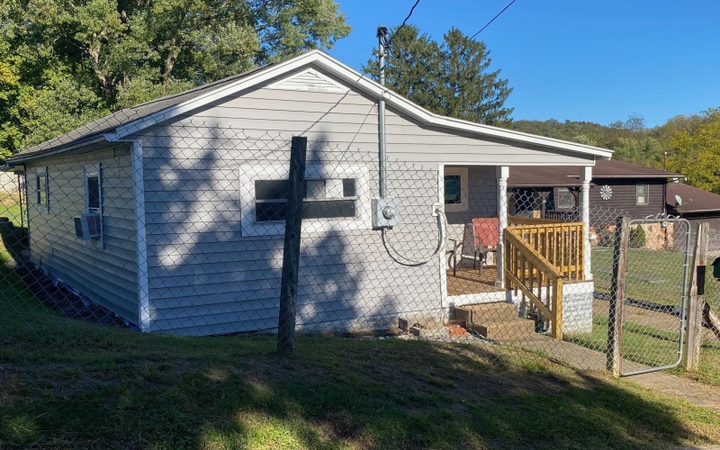 1320 Gould Avenue, Clarksburg, West Virginia 26301, 1 Bedroom Bedrooms, 4 Rooms Rooms,1 BathroomBathrooms,Single Family Detached,For Sale,Gould,10156715