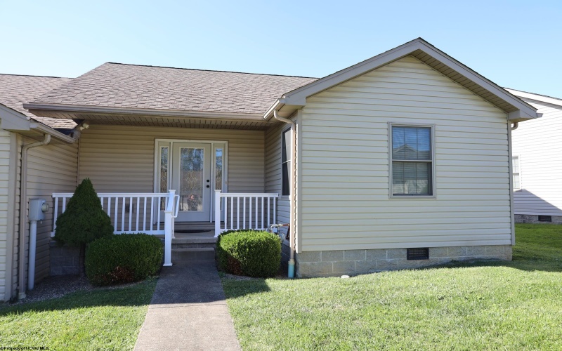 217 Edgewater Drive, Elkins, West Virginia 26241, 2 Bedrooms Bedrooms, 5 Rooms Rooms,2 BathroomsBathrooms,Single Family Attached,For Sale,Edgewater,10156729