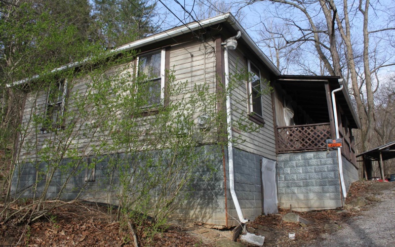 338 Third Street, Webster Springs, West Virginia 26288, 2 Bedrooms Bedrooms, 6 Rooms Rooms,1 BathroomBathrooms,Single Family Detached,For Sale,Third,10153526