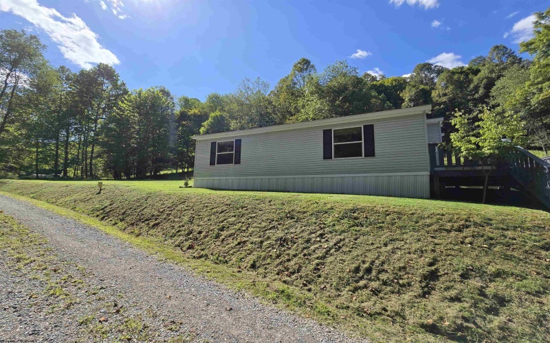 334 Samaria Road, Fairmont, West Virginia 26554, 3 Bedrooms Bedrooms, 8 Rooms Rooms,2 BathroomsBathrooms,Single Family Detached,For Sale,Samaria,10156745