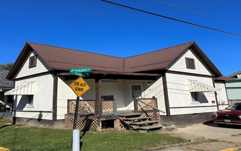 101 Denham Street, Clarksburg, West Virginia 26301, 2 Bedrooms Bedrooms, 5 Rooms Rooms,1 BathroomBathrooms,Single Family Detached,For Sale,Denham,10156756