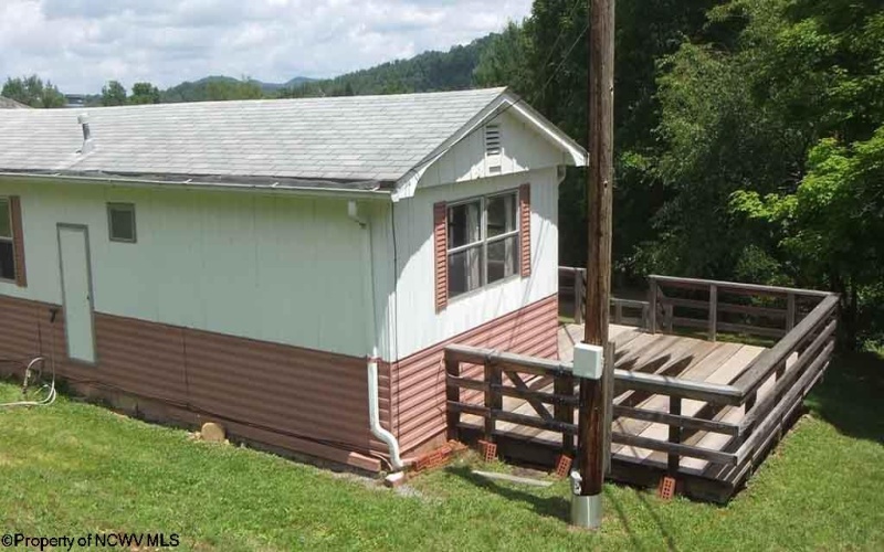 651 Elliots Ridge Road, Elkins, West Virginia 26241, 3 Bedrooms Bedrooms, 6 Rooms Rooms,1 BathroomBathrooms,Single Family Detached,For Sale,Elliots Ridge,10156767