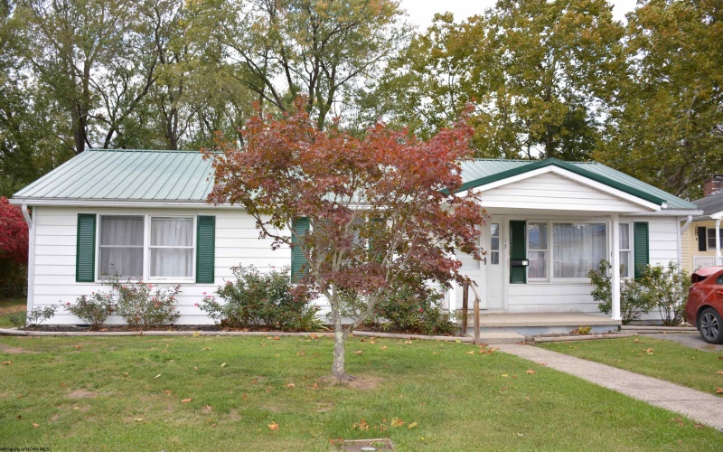 13 Gate Street, Buckhannon, West Virginia 26201, 3 Bedrooms Bedrooms, 6 Rooms Rooms,1 BathroomBathrooms,Single Family Detached,For Sale,Gate,10156772