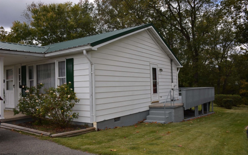 13 Gate Street, Buckhannon, West Virginia 26201, 3 Bedrooms Bedrooms, 6 Rooms Rooms,1 BathroomBathrooms,Single Family Detached,For Sale,Gate,10156772