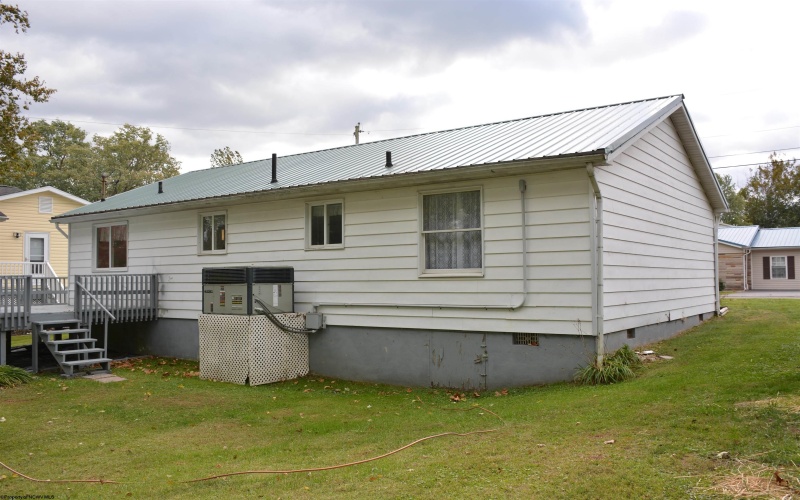 13 Gate Street, Buckhannon, West Virginia 26201, 3 Bedrooms Bedrooms, 6 Rooms Rooms,1 BathroomBathrooms,Single Family Detached,For Sale,Gate,10156772