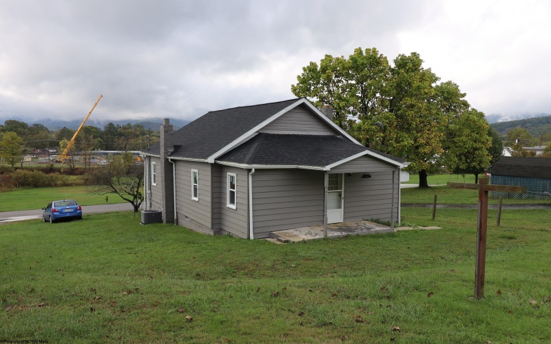 103 Bruce Street, Elkins, West Virginia 26241, 3 Bedrooms Bedrooms, 6 Rooms Rooms,1 BathroomBathrooms,Single Family Detached,For Sale,Bruce,10156833