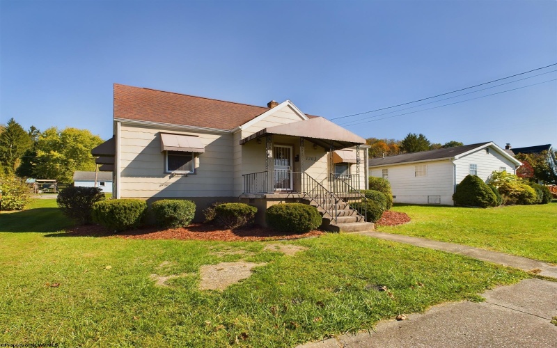 1203 Fleming Avenue, Fairmont, West Virginia 26554, 2 Bedrooms Bedrooms, 5 Rooms Rooms,1 BathroomBathrooms,Single Family Detached,For Sale,Fleming,10156862