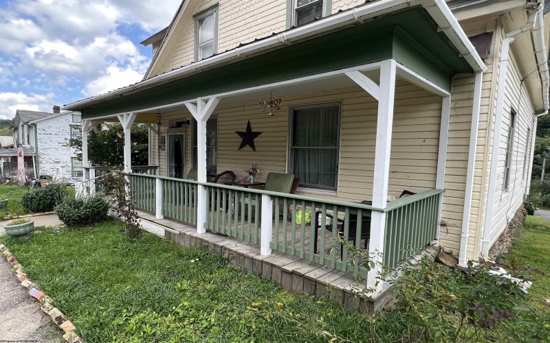 115 Walnut Street, Rowlesburg, West Virginia 26425, 3 Bedrooms Bedrooms, 7 Rooms Rooms,2 BathroomsBathrooms,Single Family Detached,For Sale,Walnut,10146454