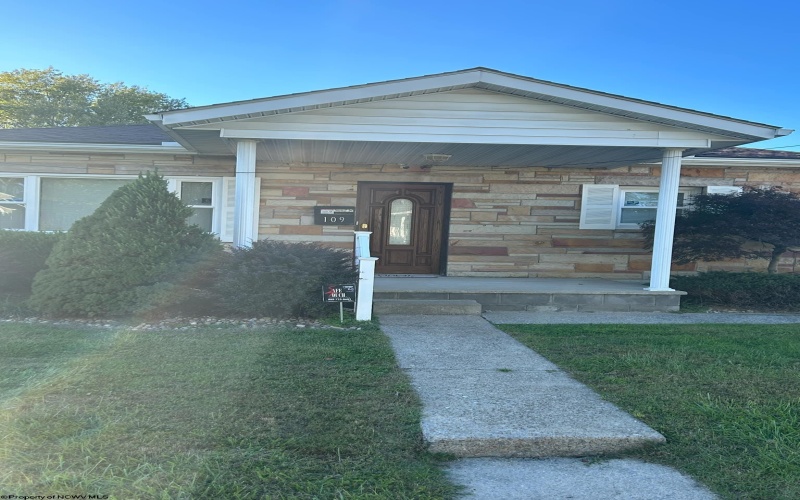 109 Randolph Street, Buckhannon, West Virginia 26201, 3 Bedrooms Bedrooms, 7 Rooms Rooms,1 BathroomBathrooms,Single Family Detached,For Sale,Randolph,10156894