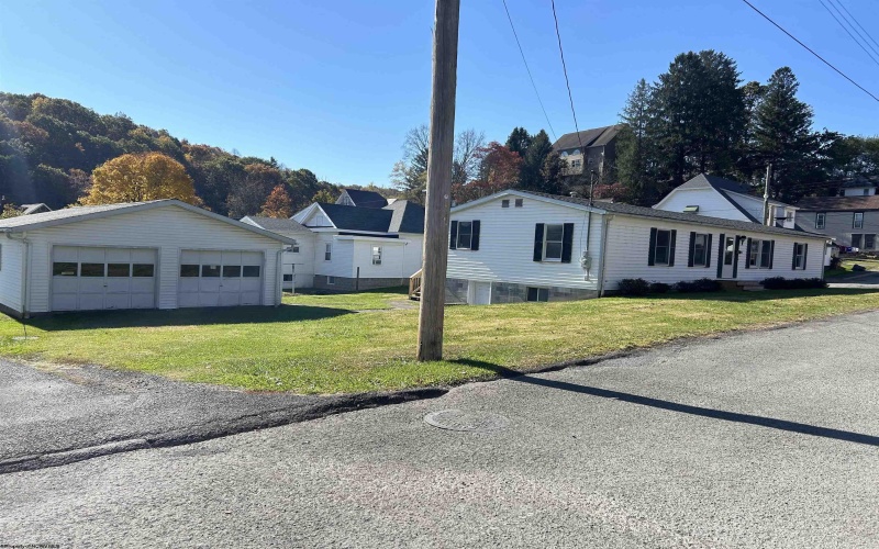 307 Adams Street, Mannington, West Virginia 26582-1043, 3 Bedrooms Bedrooms, 7 Rooms Rooms,3 BathroomsBathrooms,Single Family Detached,For Sale,Adams,10156896