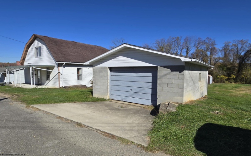 618 Maple Street, Shinnston, West Virginia 26431, 3 Bedrooms Bedrooms, 6 Rooms Rooms,2 BathroomsBathrooms,Single Family Detached,For Sale,Maple,10156917