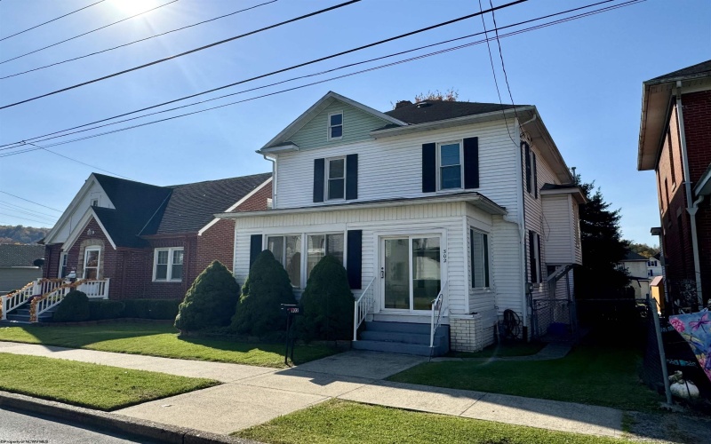 302 Magnolia Avenue, Clarksburg, West Virginia 26301-4126, 3 Bedrooms Bedrooms, 7 Rooms Rooms,1 BathroomBathrooms,Single Family Detached,For Sale,Magnolia,10156929