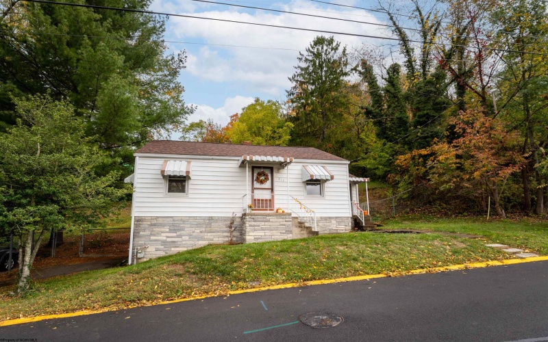 717 Southern Avenue, Morgantown, West Virginia 26501, 2 Bedrooms Bedrooms, 4 Rooms Rooms,1 BathroomBathrooms,Single Family Detached,For Sale,Southern,10156949