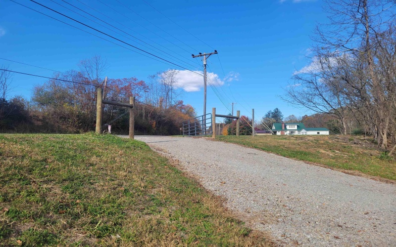 1894 Hood Avenue, Shinnston, West Virginia 26431, 1 Bedroom Bedrooms, 2 Rooms Rooms,1 BathroomBathrooms,Single Family Detached,For Sale,Hood,10156977