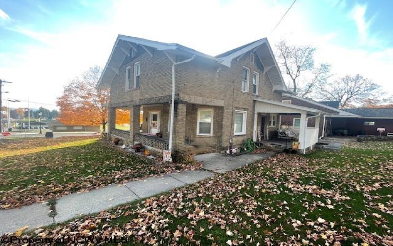 100 Brown Avenue, Kingwood, West Virginia 26537, 3 Bedrooms Bedrooms, 7 Rooms Rooms,1 BathroomBathrooms,Single Family Detached,For Sale,Brown,10157008