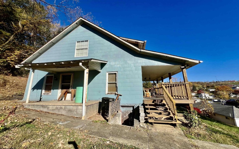 213 HOMEWOOD Avenue, Fairmont, West Virginia 26554, 3 Bedrooms Bedrooms, 6 Rooms Rooms,1 BathroomBathrooms,Single Family Detached,For Sale,HOMEWOOD,10157028