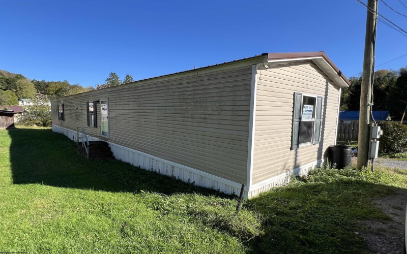 42 Pricetown Road, Weston, West Virginia 26452, 3 Bedrooms Bedrooms, 7 Rooms Rooms,2 BathroomsBathrooms,Single Family Detached,For Sale,Pricetown,10157016