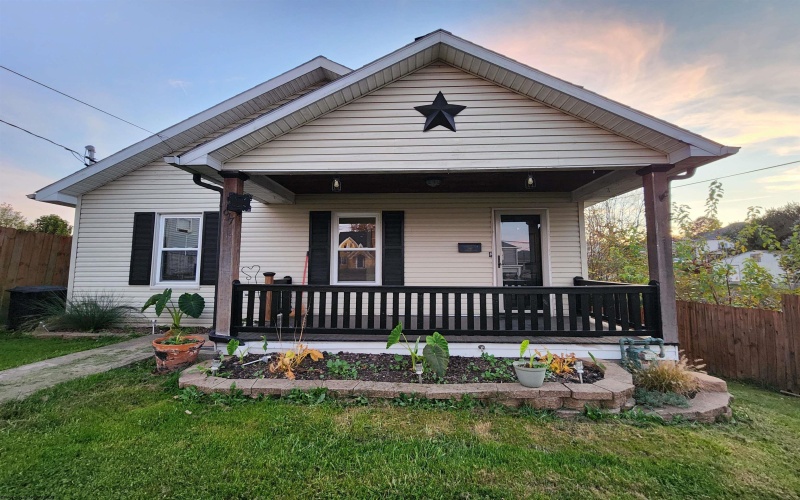 617 Maryland Avenue, Fairmont, West Virginia 26554, 2 Bedrooms Bedrooms, 6 Rooms Rooms,1 BathroomBathrooms,Single Family Detached,For Sale,Maryland,10157029