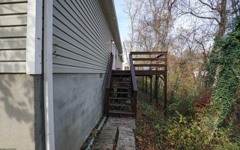 18 Overlook Drive, Bridgeport, West Virginia 26330-0000, 3 Bedrooms Bedrooms, 5 Rooms Rooms,2 BathroomsBathrooms,Single Family Detached,For Sale,Overlook,10157035