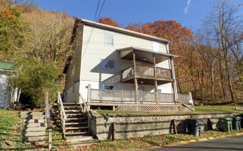 1951 Listravia Avenue, Morgantown, West Virginia 26505, ,Multi-unit/income,For Sale,Listravia,10157130