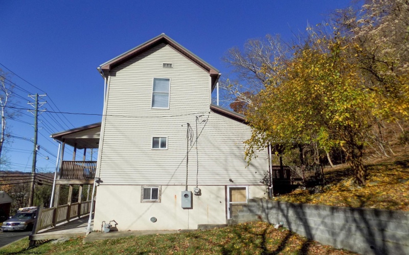 1951 Listravia Avenue, Morgantown, West Virginia 26505, ,Multi-unit/income,For Sale,Listravia,10157130