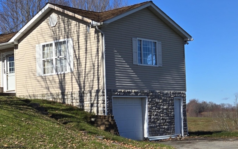 908 Point Pleasant Road, Belington, West Virginia 26250-9771, 3 Bedrooms Bedrooms, 8 Rooms Rooms,2 BathroomsBathrooms,Single Family Detached,For Sale,Point Pleasant,10157219