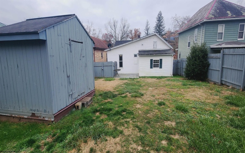 211 Liberty Avenue, Clarksburg, West Virginia 26301, 2 Bedrooms Bedrooms, 6 Rooms Rooms,1 BathroomBathrooms,Single Family Detached,For Sale,Liberty,10157235