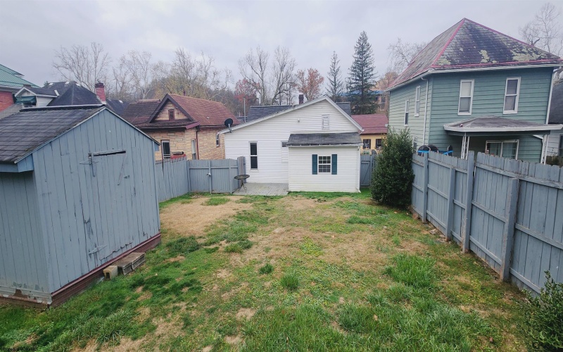 211 Liberty Avenue, Clarksburg, West Virginia 26301, 2 Bedrooms Bedrooms, 6 Rooms Rooms,1 BathroomBathrooms,Single Family Detached,For Sale,Liberty,10157235