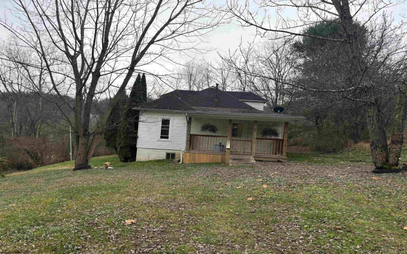 2 Lynch Street, Reynoldsville, West Virginia 26422, 3 Bedrooms Bedrooms, 7 Rooms Rooms,1 BathroomBathrooms,Single Family Detached,For Sale,Lynch,10157266