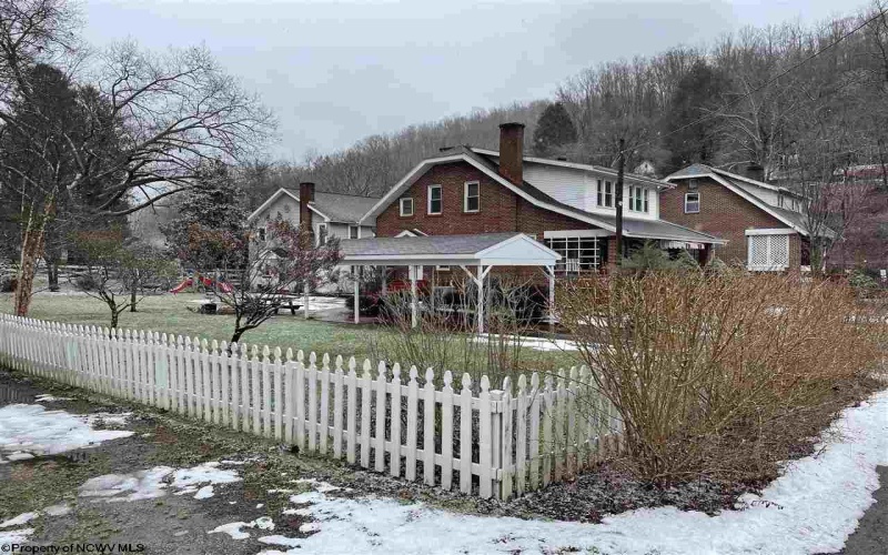 6 Heath Court, Weston, West Virginia 26452, 3 Bedrooms Bedrooms, 8 Rooms Rooms,1 BathroomBathrooms,Single Family Detached,For Sale,Heath,10157305