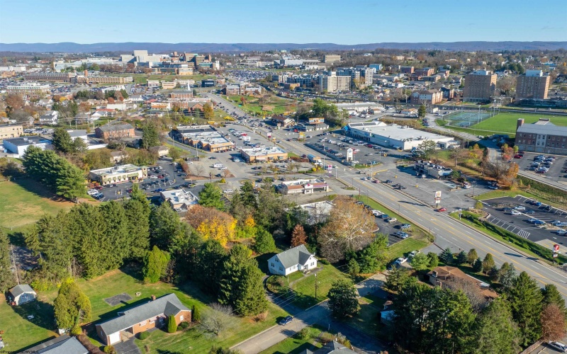 1053 Takoma Street, Morgantown, West Virginia 26505, 5 Bedrooms Bedrooms, 10 Rooms Rooms,3 BathroomsBathrooms,Single Family Detached,For Sale,Takoma,10157300