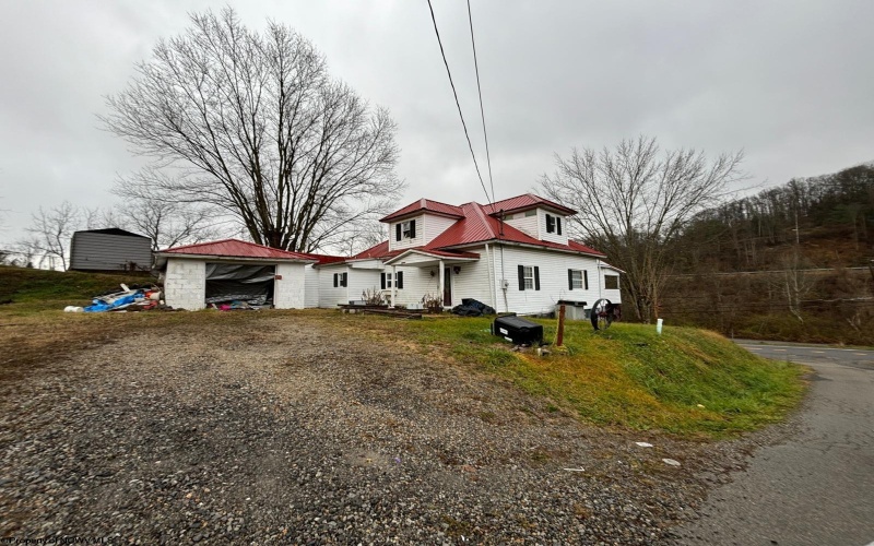 24 Elizabeth Street, Clarksburg, West Virginia 26301, 3 Bedrooms Bedrooms, 3 Rooms Rooms,1 BathroomBathrooms,Single Family Detached,For Sale,Elizabeth,10157338