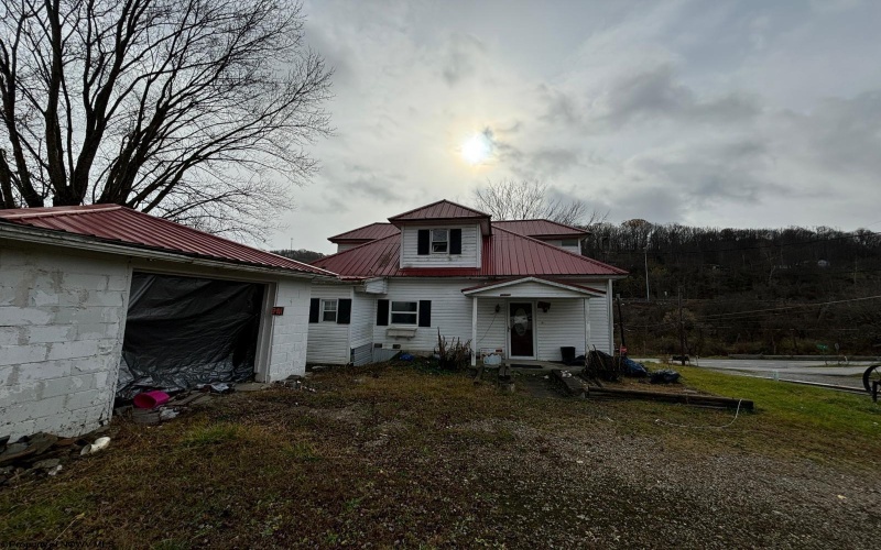 24 Elizabeth Street, Clarksburg, West Virginia 26301, 3 Bedrooms Bedrooms, 3 Rooms Rooms,1 BathroomBathrooms,Single Family Detached,For Sale,Elizabeth,10157338