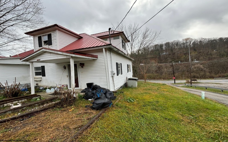 24 Elizabeth Street, Clarksburg, West Virginia 26301, 3 Bedrooms Bedrooms, 3 Rooms Rooms,1 BathroomBathrooms,Single Family Detached,For Sale,Elizabeth,10157338