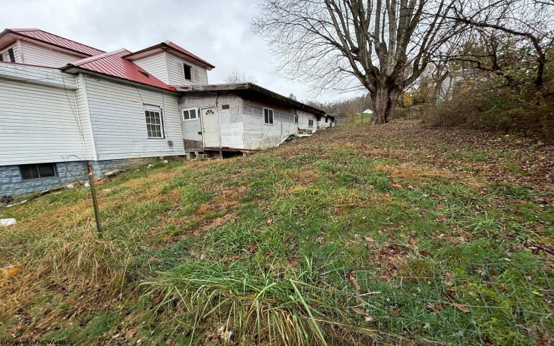 24 Elizabeth Street, Clarksburg, West Virginia 26301, 3 Bedrooms Bedrooms, 3 Rooms Rooms,1 BathroomBathrooms,Single Family Detached,For Sale,Elizabeth,10157338