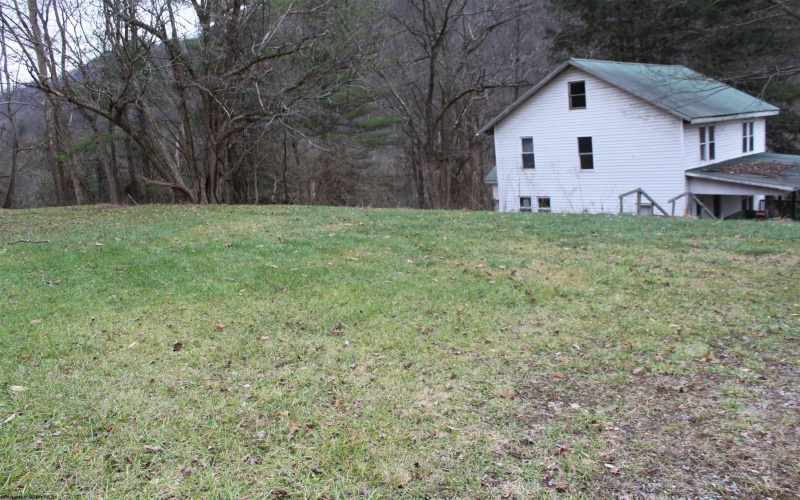 541 Daniel Street, Webster Springs, West Virginia 26288, 4 Bedrooms Bedrooms, 10 Rooms Rooms,1 BathroomBathrooms,Single Family Detached,For Sale,Daniel,10157370