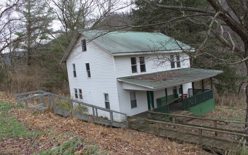 541 Daniel Street, Webster Springs, West Virginia 26288, 4 Bedrooms Bedrooms, 10 Rooms Rooms,1 BathroomBathrooms,Single Family Detached,For Sale,Daniel,10157370